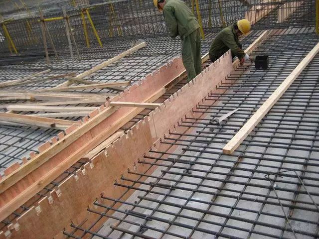 建筑施工中后浇带、变形缝与施工缝的关键区别解析